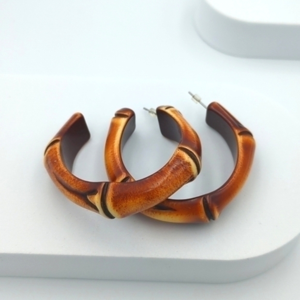 5/25$  Statement bamboo-look plastic hoop earrings